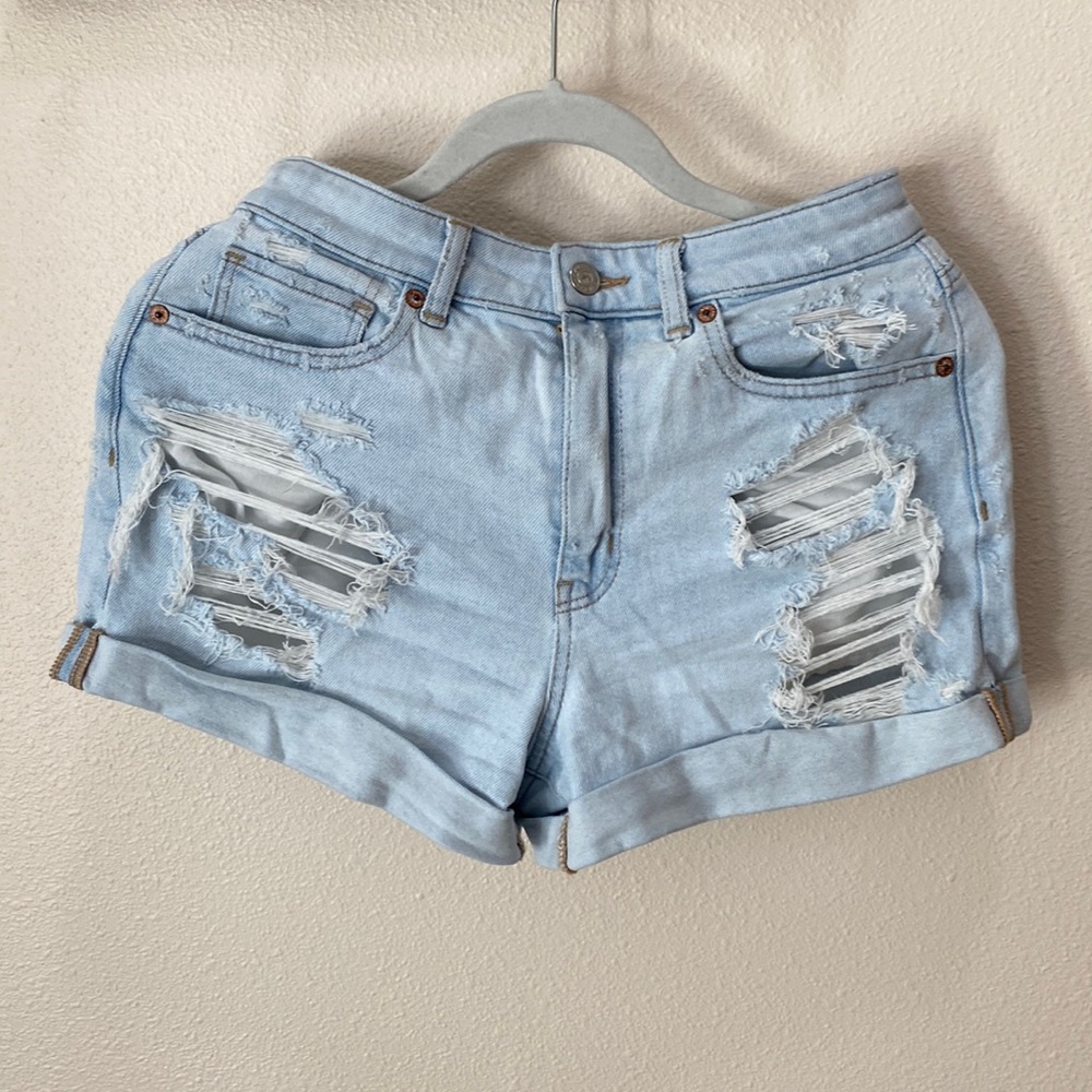American Eagle distressed jean shorts, size 6